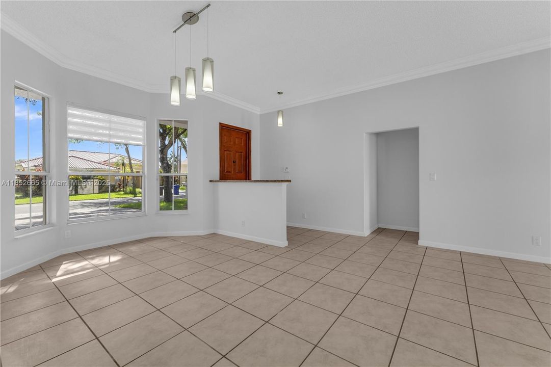 Activo con contrato: $800,000 (3 camas, 2 baños, 1814 Pies cuadrados)