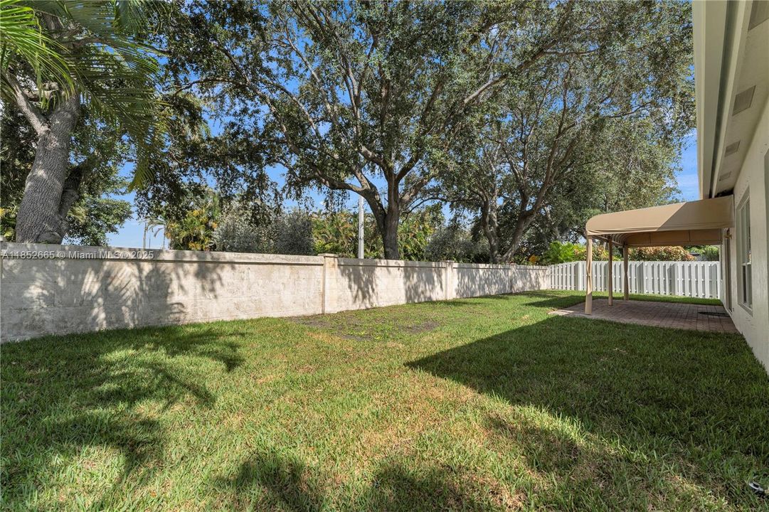 Activo con contrato: $800,000 (3 camas, 2 baños, 1814 Pies cuadrados)