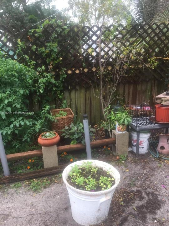 Недавно продано: $365,000 (3 спален, 1 ванн, 1347 Квадратных фут)