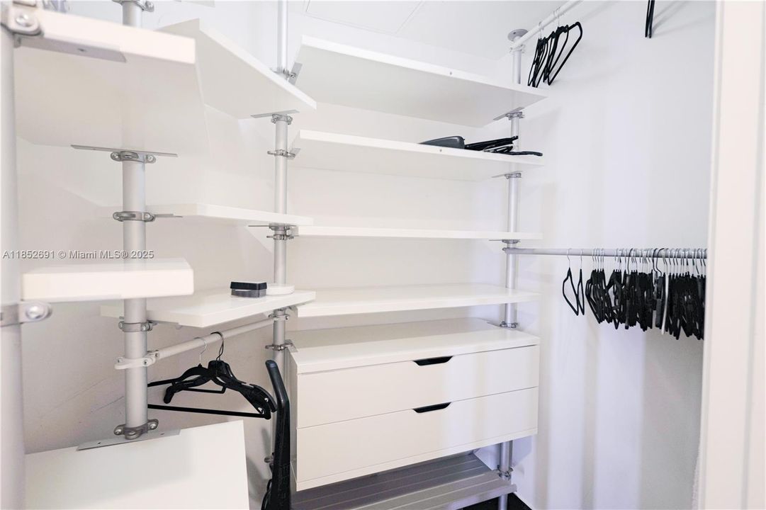 Active With Contract: $6,500 (2 beds, 2 baths, 1324 Square Feet)