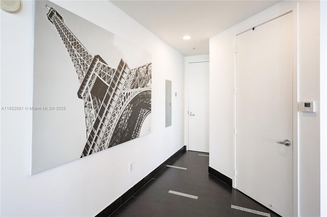 Active With Contract: $6,500 (2 beds, 2 baths, 1324 Square Feet)