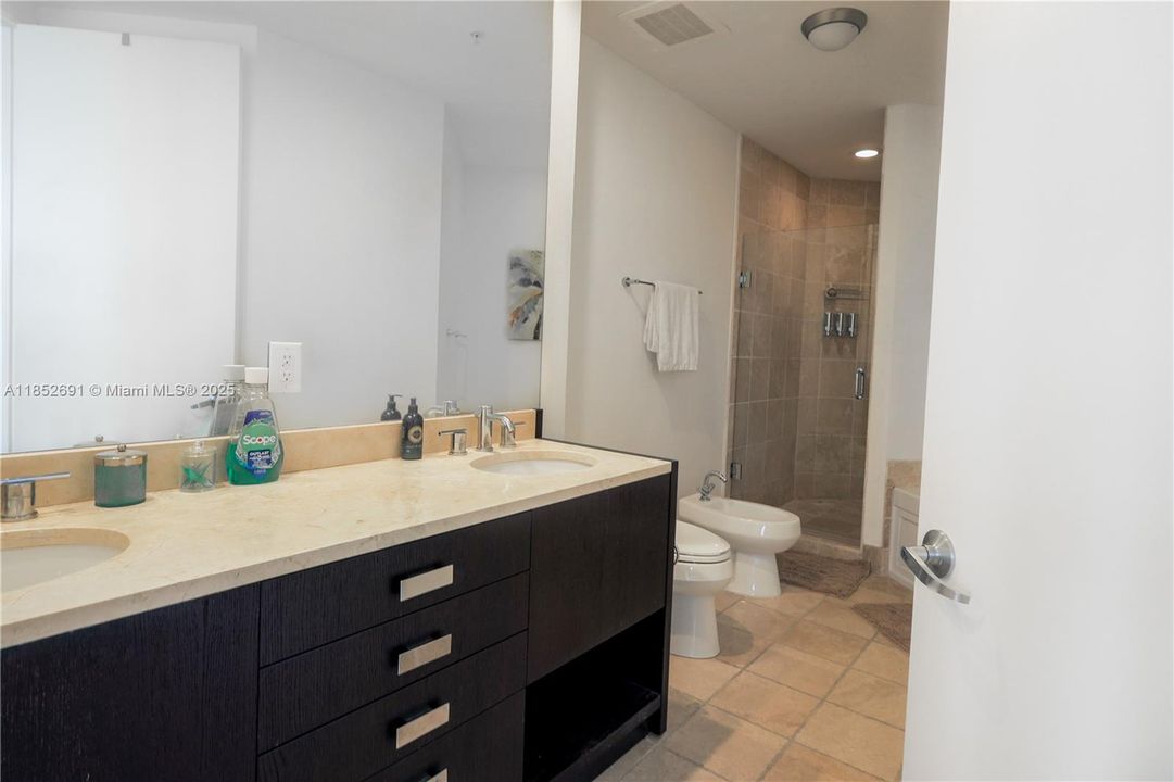 Active With Contract: $6,500 (2 beds, 2 baths, 1324 Square Feet)