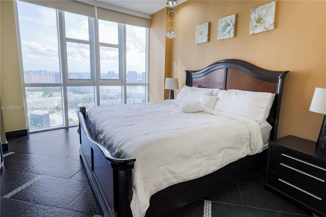 Active With Contract: $6,500 (2 beds, 2 baths, 1324 Square Feet)