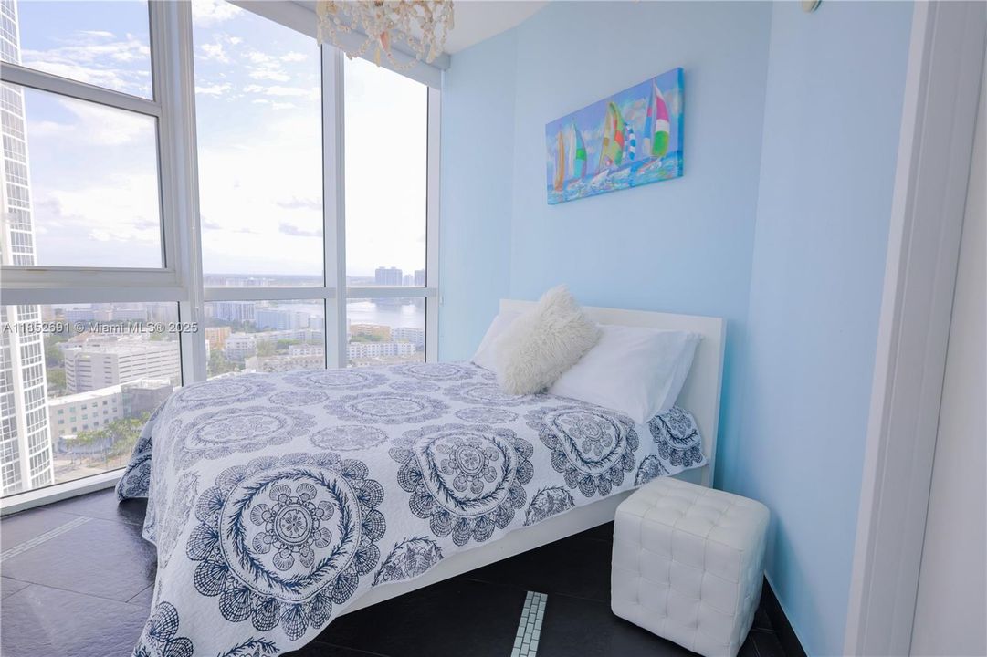 Active With Contract: $6,500 (2 beds, 2 baths, 1324 Square Feet)