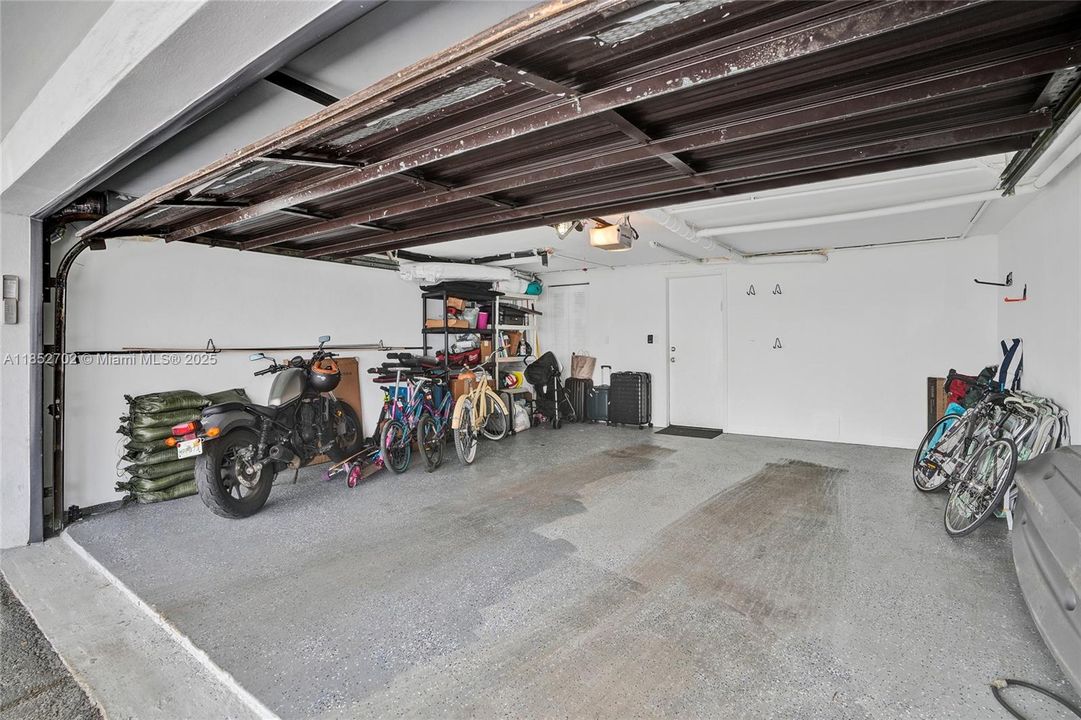 Vendido Recientemente: $1,250,000 (3 camas, 2 baños, 1720 Pies cuadrados)