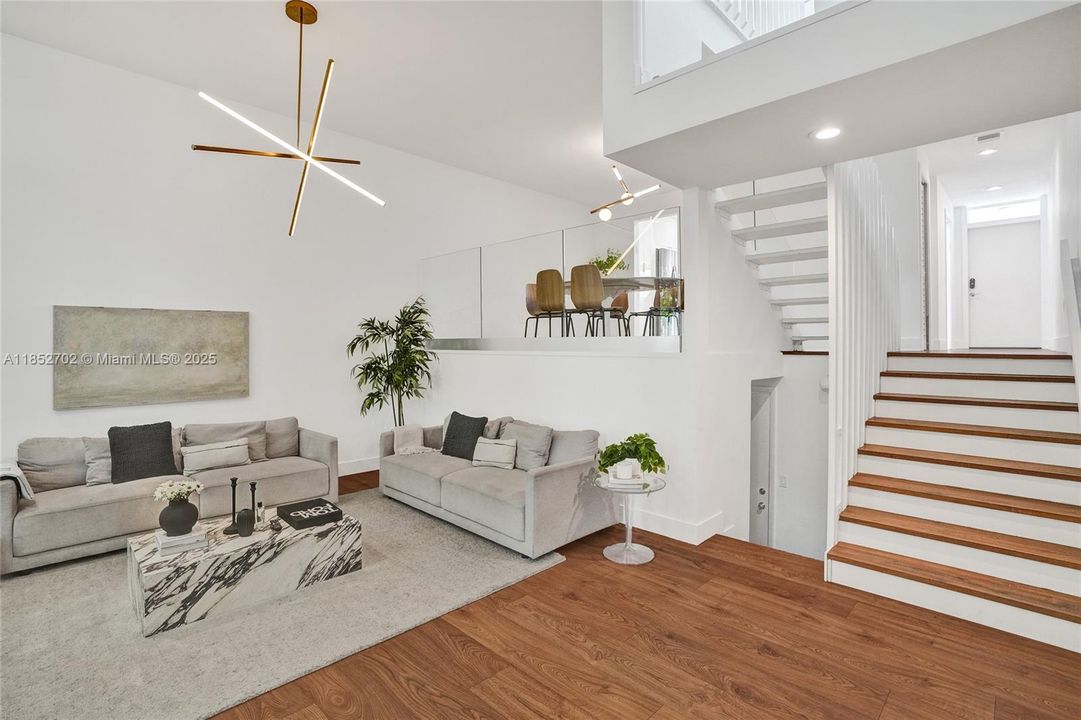 Vendido Recientemente: $1,250,000 (3 camas, 2 baños, 1720 Pies cuadrados)