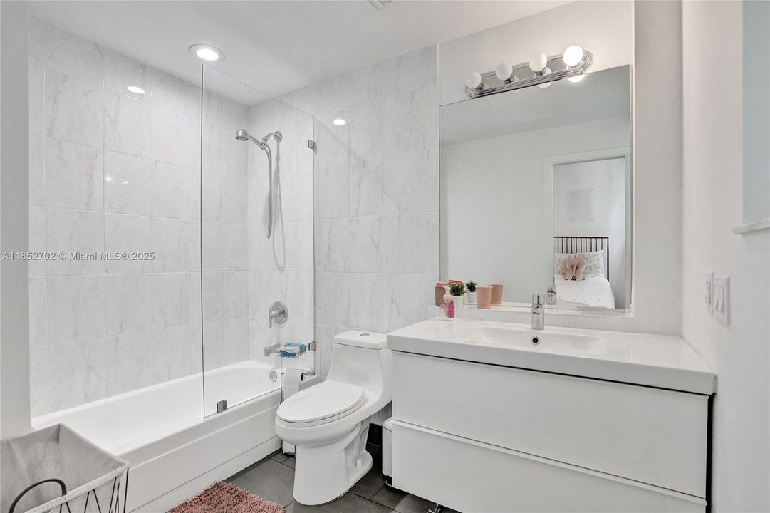 Vendido Recientemente: $1,250,000 (3 camas, 2 baños, 1720 Pies cuadrados)