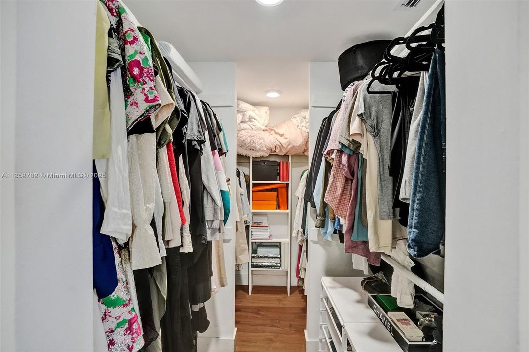 Vendido Recientemente: $1,250,000 (3 camas, 2 baños, 1720 Pies cuadrados)