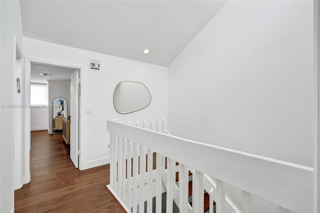 Vendido Recientemente: $1,250,000 (3 camas, 2 baños, 1720 Pies cuadrados)