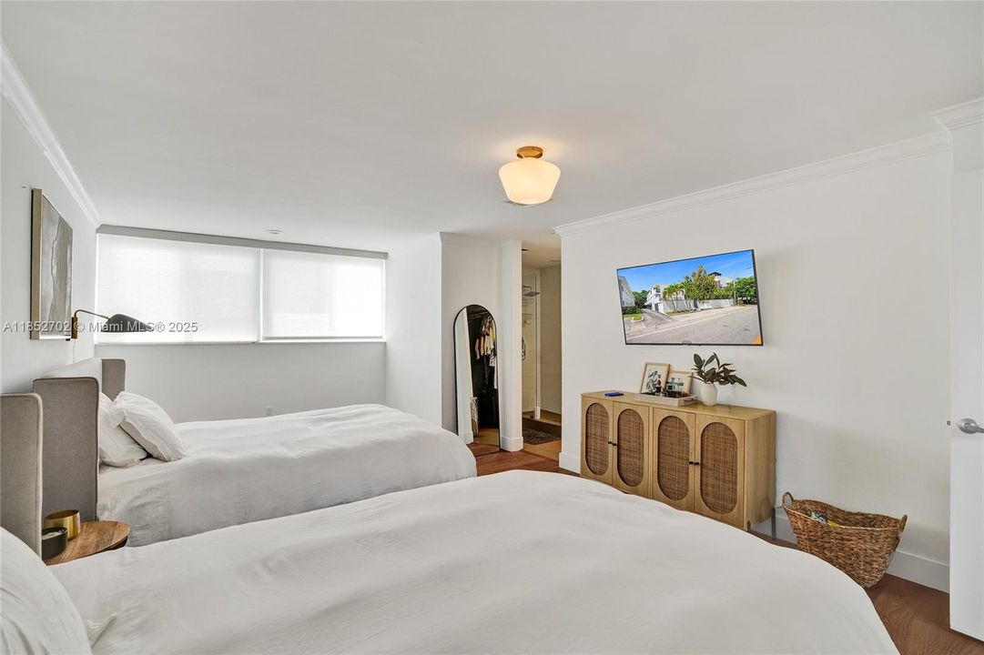 Vendido Recientemente: $1,250,000 (3 camas, 2 baños, 1720 Pies cuadrados)