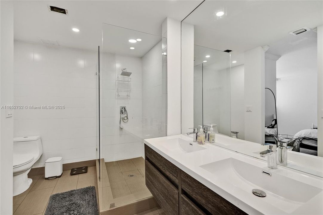 Vendido Recientemente: $1,250,000 (3 camas, 2 baños, 1720 Pies cuadrados)