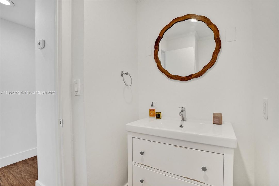 Vendido Recientemente: $1,250,000 (3 camas, 2 baños, 1720 Pies cuadrados)