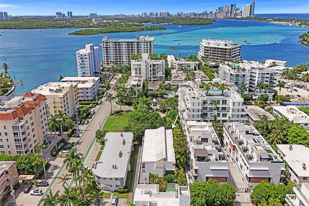 Vendido Recientemente: $1,250,000 (3 camas, 2 baños, 1720 Pies cuadrados)