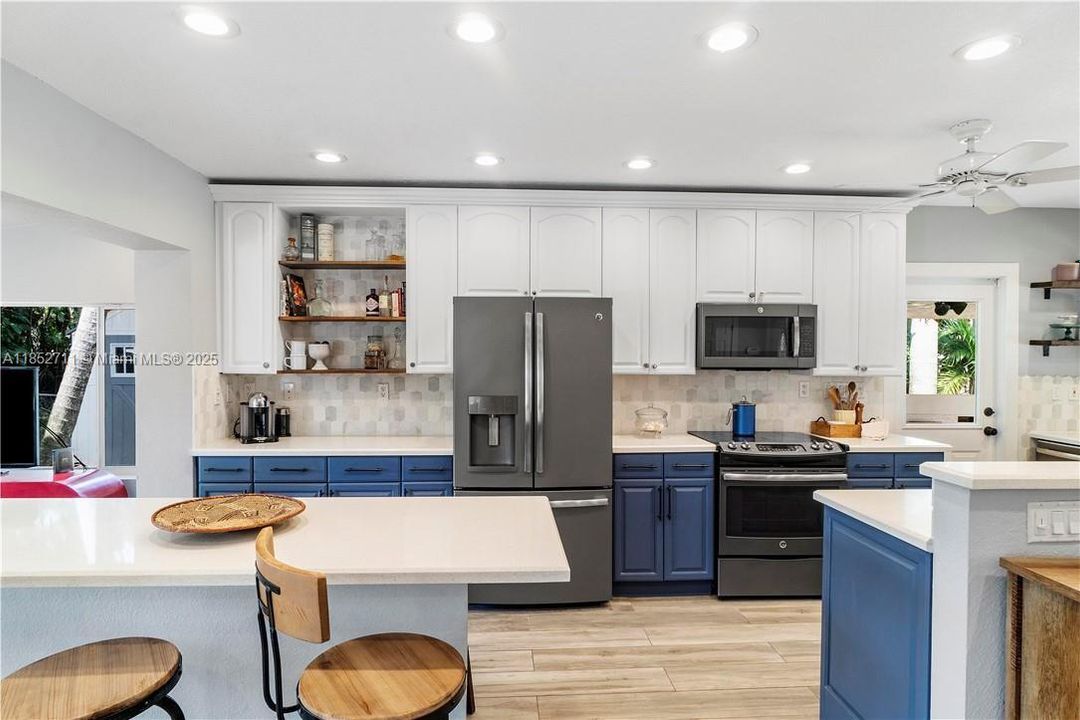 En Venta: $549,000 (3 camas, 2 baños, 1385 Pies cuadrados)