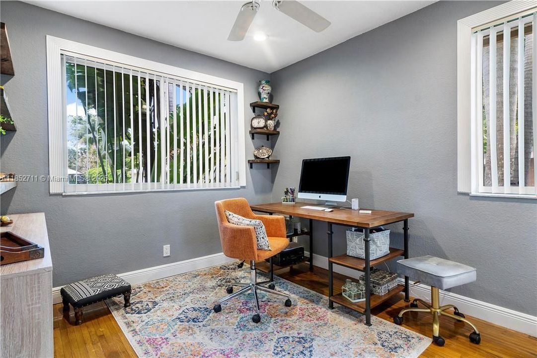 En Venta: $549,000 (3 camas, 2 baños, 1385 Pies cuadrados)