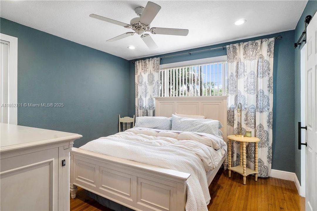 En Venta: $549,000 (3 camas, 2 baños, 1385 Pies cuadrados)