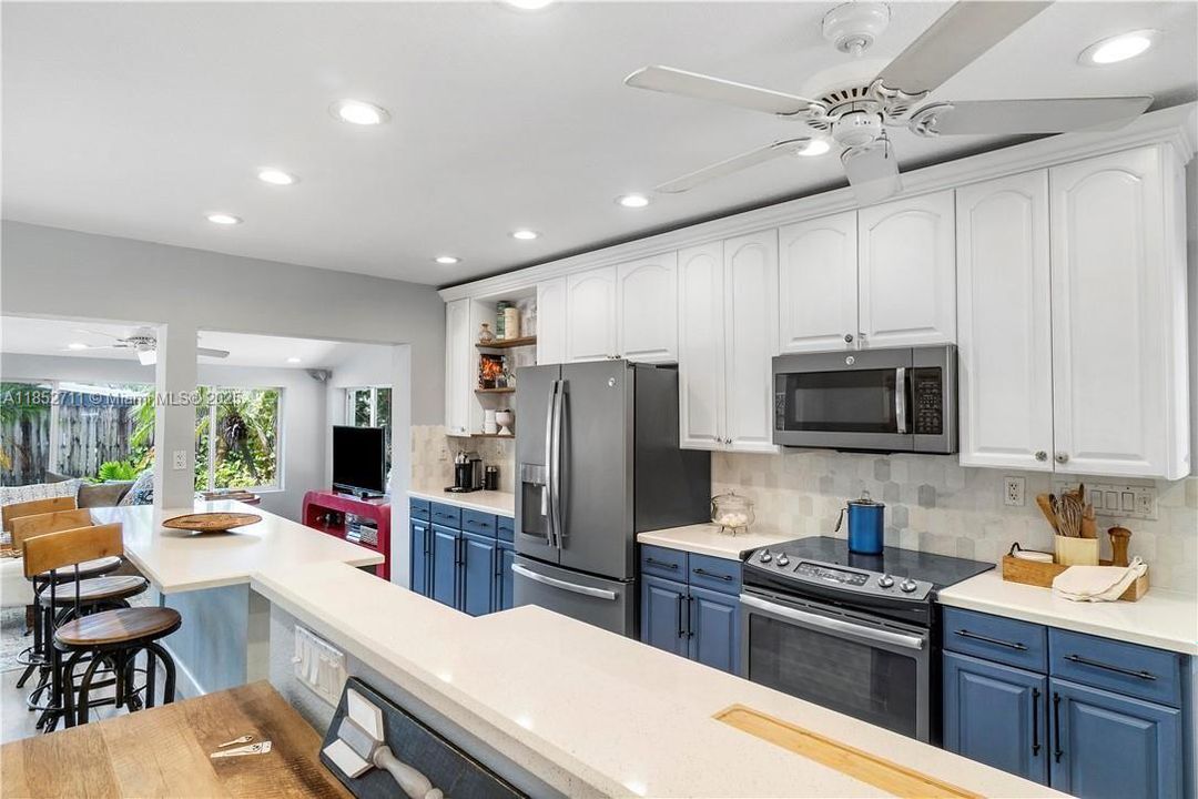 En Venta: $549,000 (3 camas, 2 baños, 1385 Pies cuadrados)