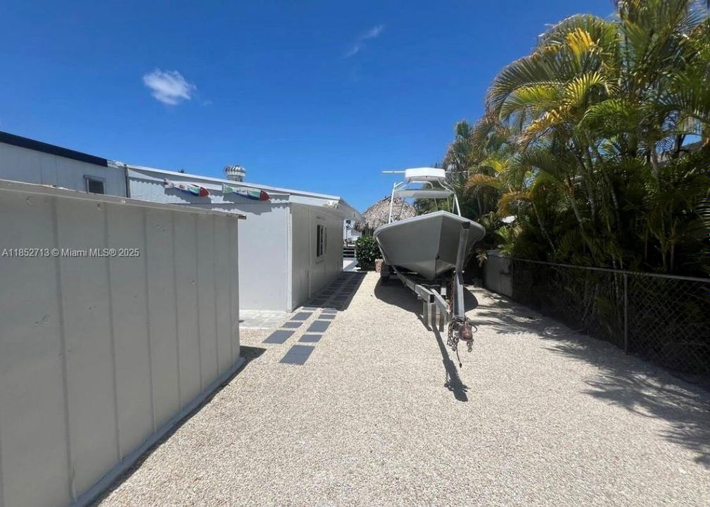 待售: $750,000 (3 贝兹, 2 浴室, 864 平方英尺)