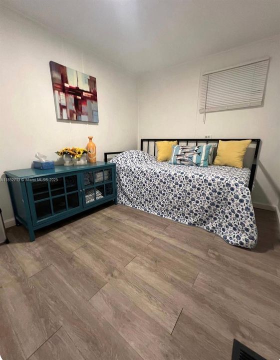 待售: $750,000 (3 贝兹, 2 浴室, 864 平方英尺)