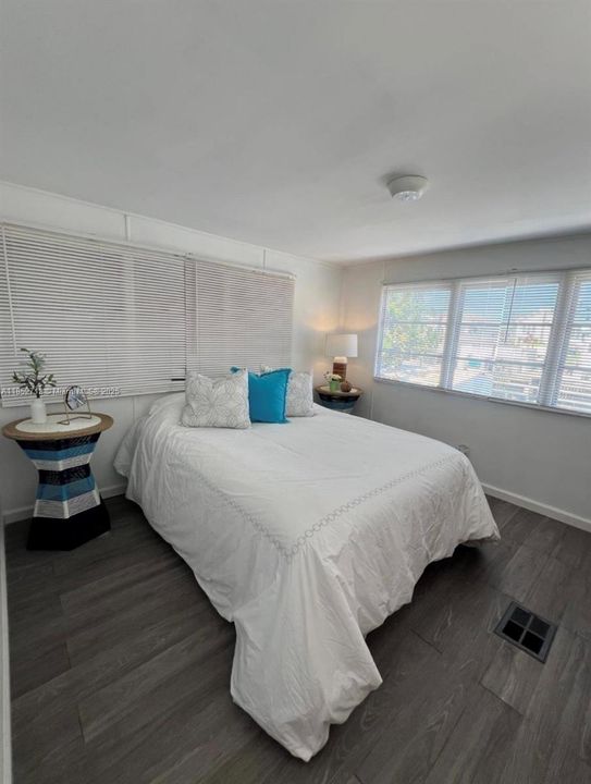 待售: $750,000 (3 贝兹, 2 浴室, 864 平方英尺)