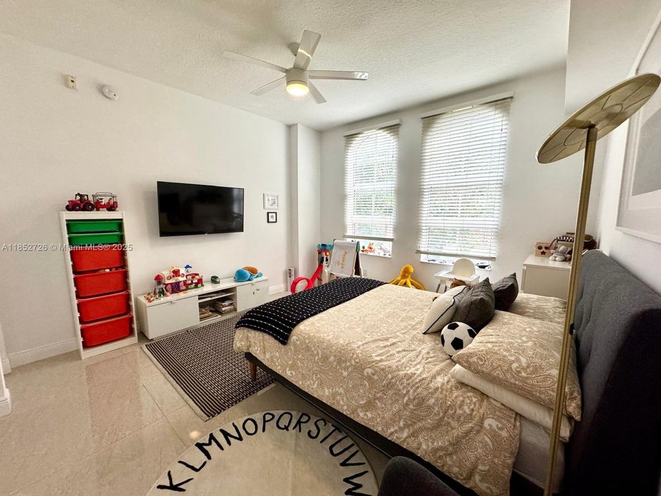 For Sale: $535,200 (2 beds, 2 baths, 1167 Square Feet)