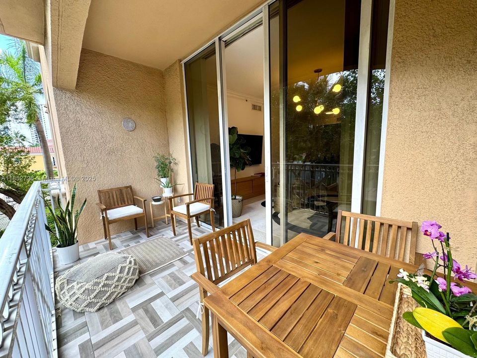 For Sale: $535,200 (2 beds, 2 baths, 1167 Square Feet)