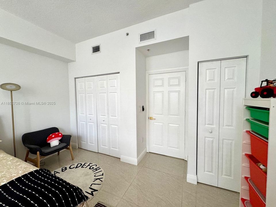 For Sale: $535,200 (2 beds, 2 baths, 1167 Square Feet)