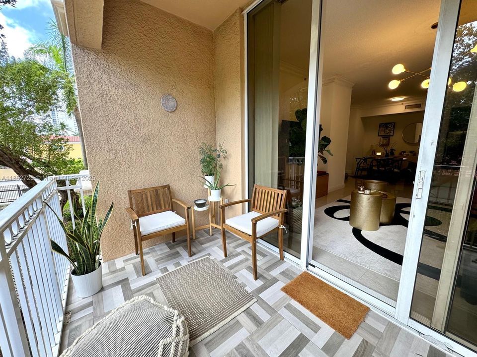 For Sale: $535,200 (2 beds, 2 baths, 1167 Square Feet)