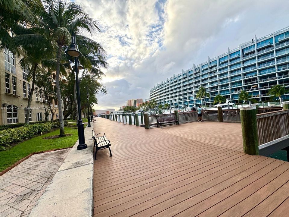 For Sale: $535,200 (2 beds, 2 baths, 1167 Square Feet)