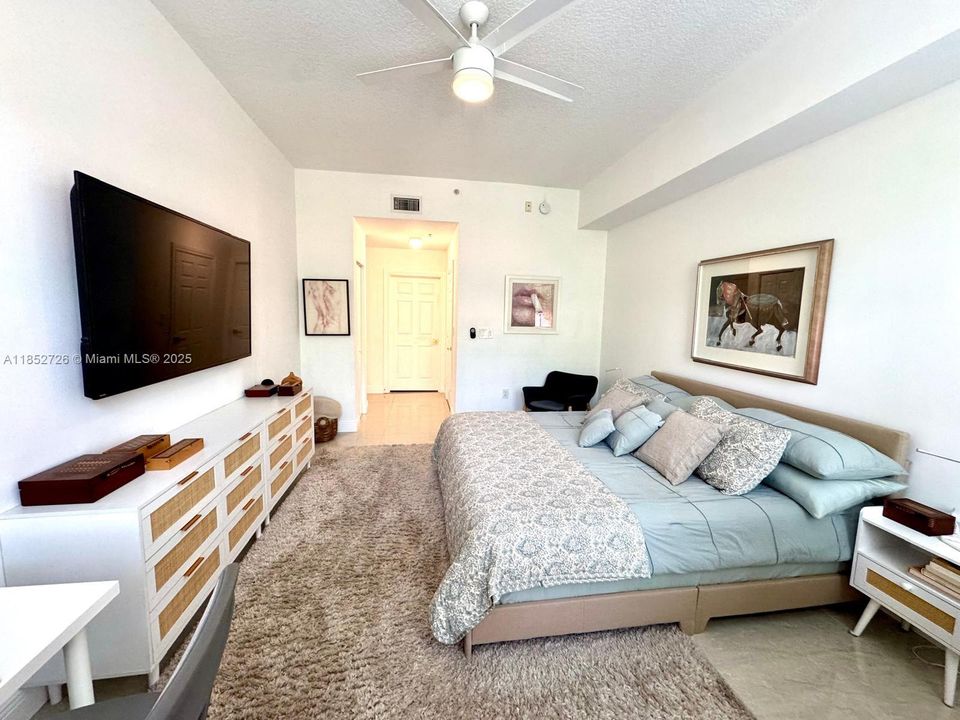 For Sale: $535,200 (2 beds, 2 baths, 1167 Square Feet)