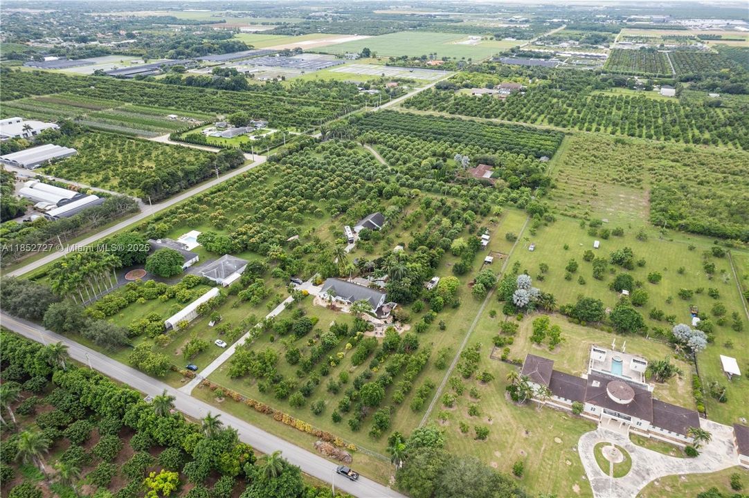 For Sale: $1,945,000 (5 beds, 4 baths, 4066 Square Feet)