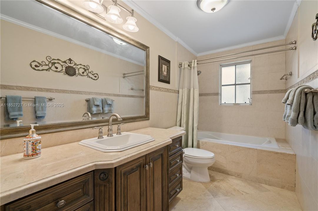 For Sale: $1,945,000 (5 beds, 4 baths, 4066 Square Feet)