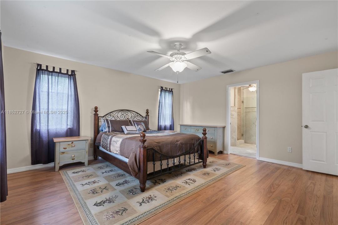 For Sale: $1,945,000 (5 beds, 4 baths, 4066 Square Feet)