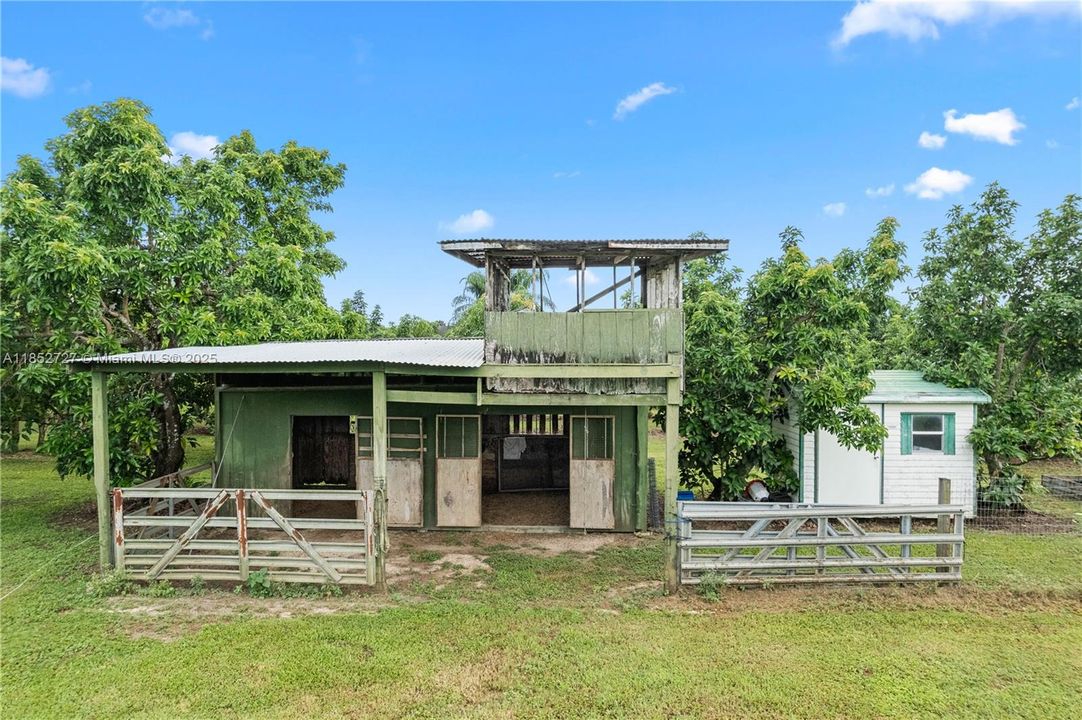 For Sale: $1,945,000 (5 beds, 4 baths, 4066 Square Feet)