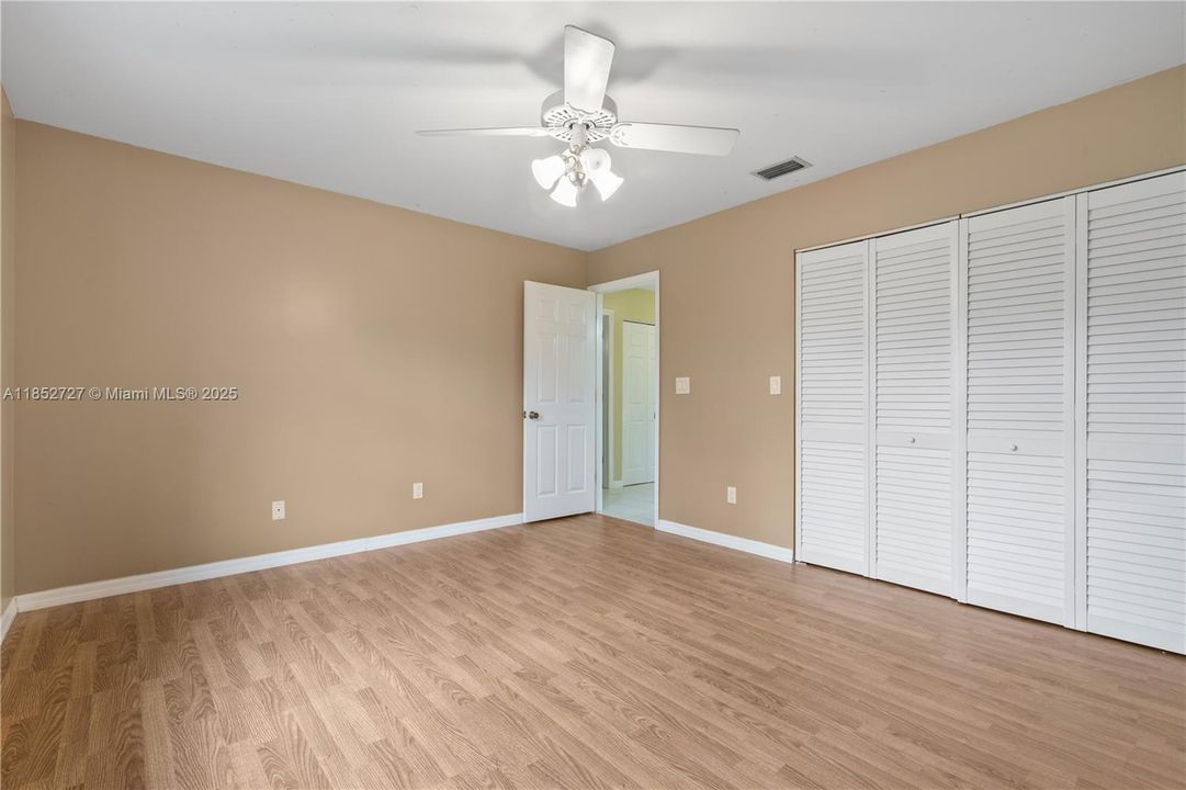 For Sale: $1,945,000 (5 beds, 4 baths, 4066 Square Feet)