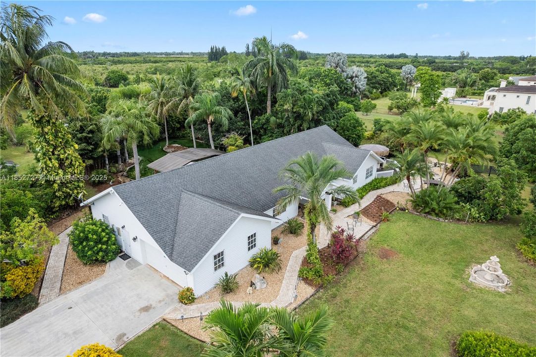 For Sale: $1,945,000 (5 beds, 4 baths, 4066 Square Feet)