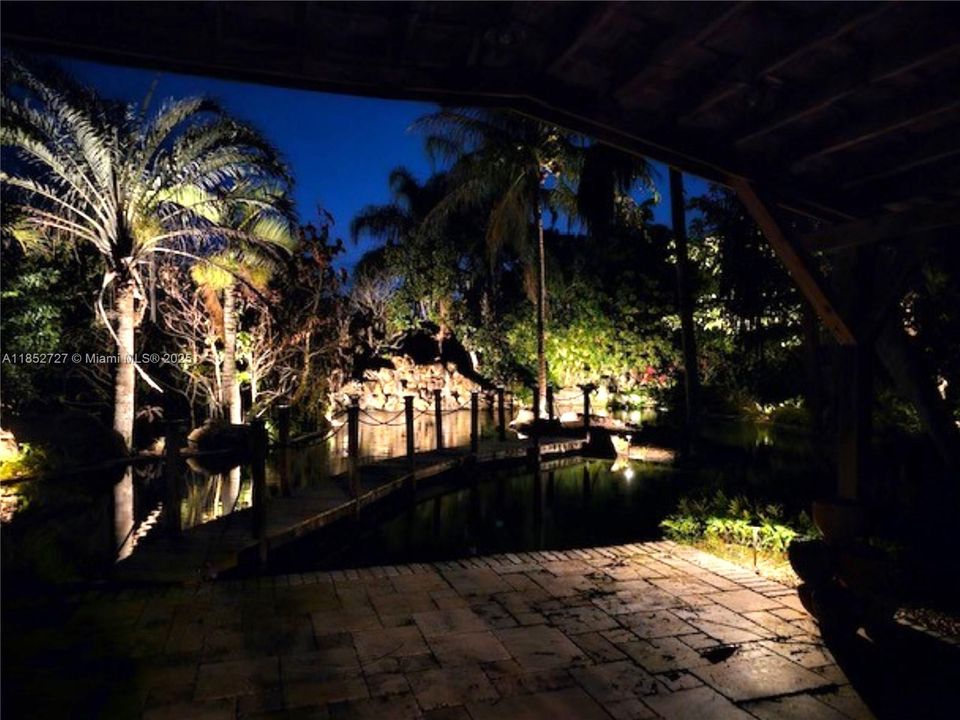 For Sale: $1,945,000 (5 beds, 4 baths, 4066 Square Feet)