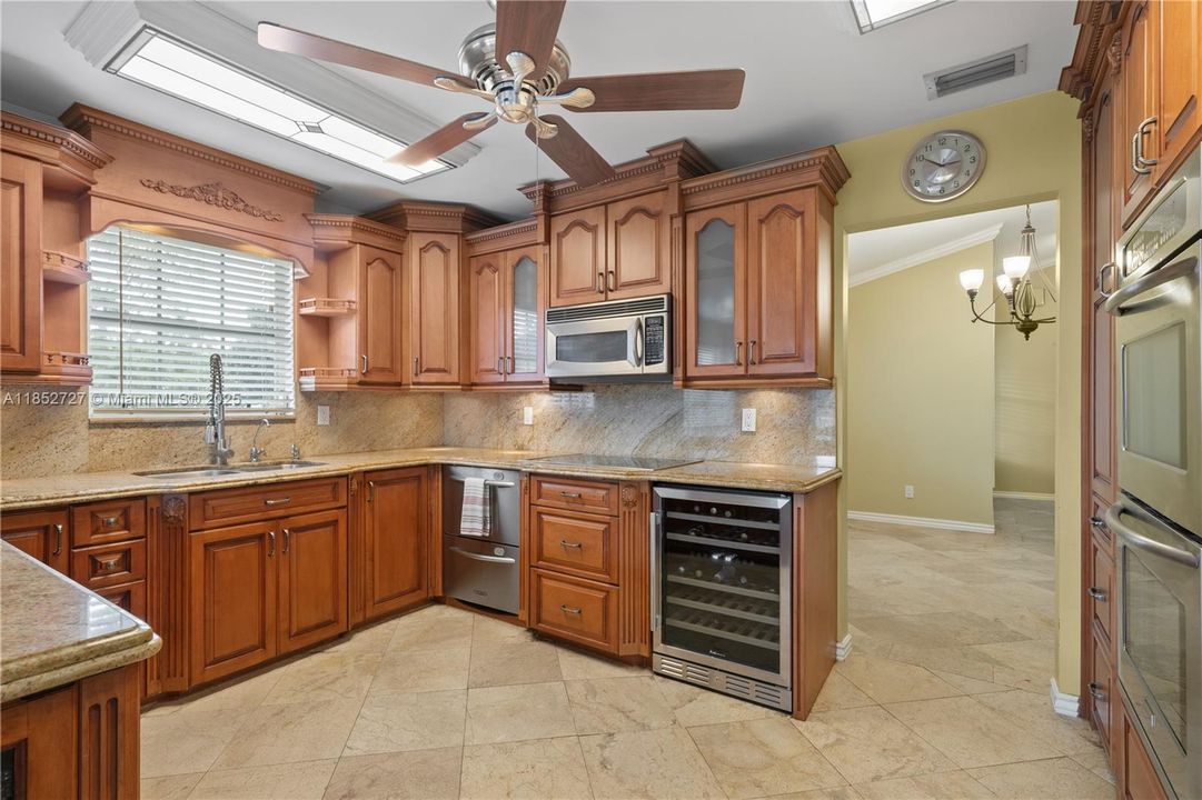 For Sale: $1,945,000 (5 beds, 4 baths, 4066 Square Feet)