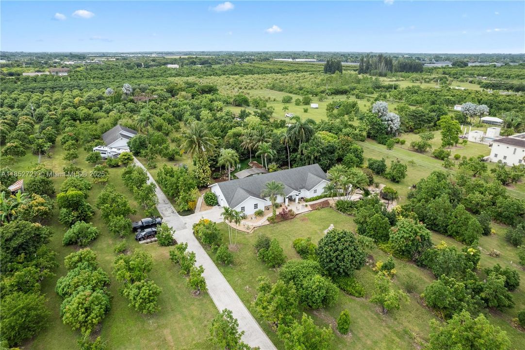 For Sale: $1,945,000 (5 beds, 4 baths, 4066 Square Feet)