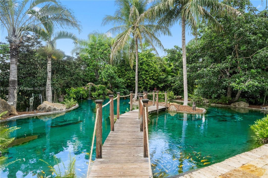 For Sale: $1,945,000 (5 beds, 4 baths, 4066 Square Feet)