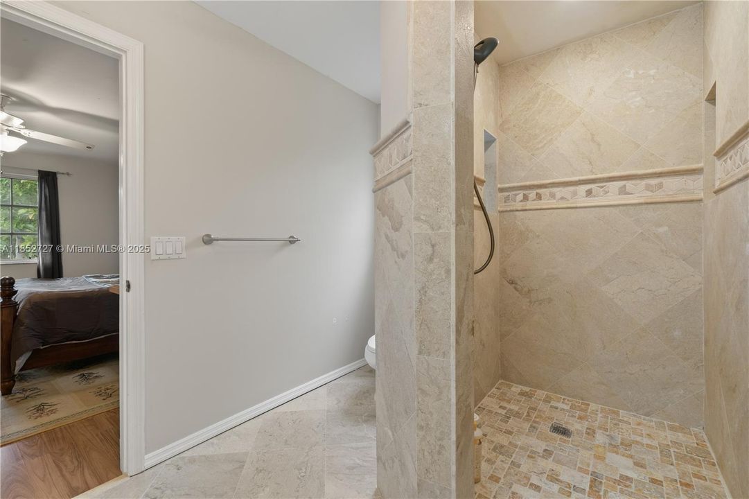 For Sale: $1,945,000 (5 beds, 4 baths, 4066 Square Feet)