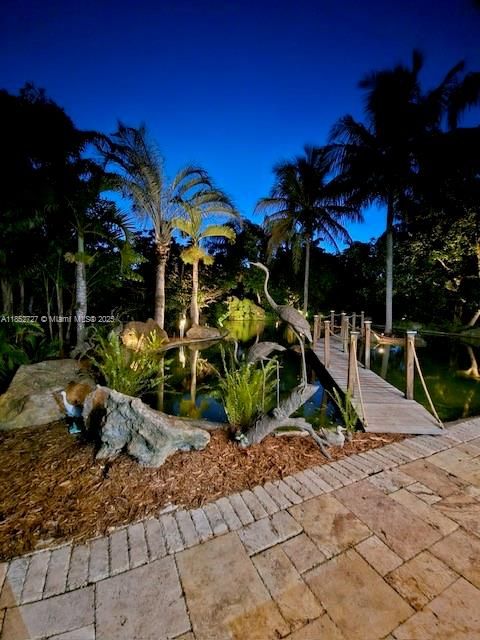 For Sale: $1,945,000 (5 beds, 4 baths, 4066 Square Feet)