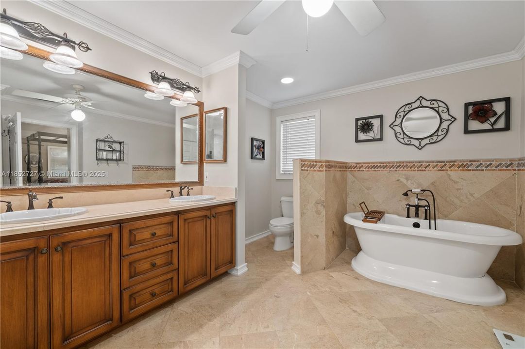 For Sale: $1,945,000 (5 beds, 4 baths, 4066 Square Feet)