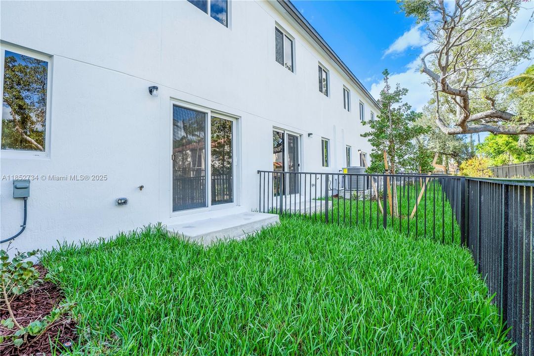 For Sale: $510,000 (3 beds, 2 baths, 1276 Square Feet)