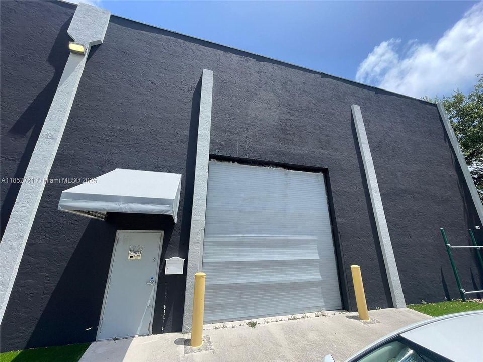 出租: $13,000 (0 贝兹, 0 浴室, 0 平方英尺)