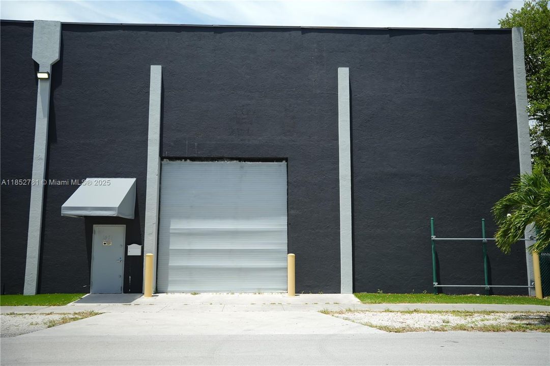 出租: $13,000 (0 贝兹, 0 浴室, 0 平方英尺)