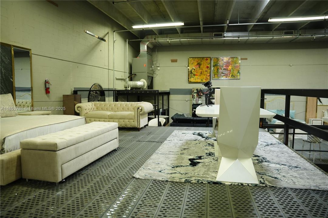 出租: $13,000 (0 贝兹, 0 浴室, 0 平方英尺)