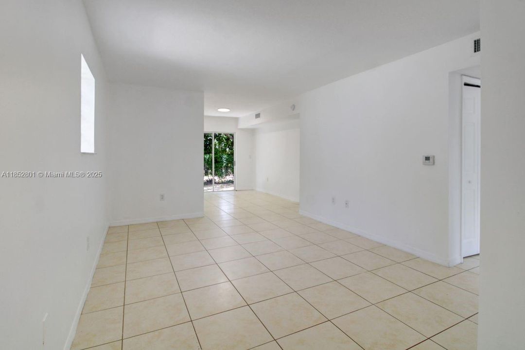 Active With Contract: $209,000 (3 beds, 2 baths, 1099 Square Feet)