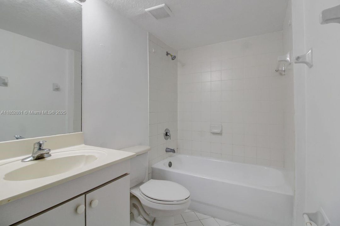 Active With Contract: $209,000 (3 beds, 2 baths, 1099 Square Feet)