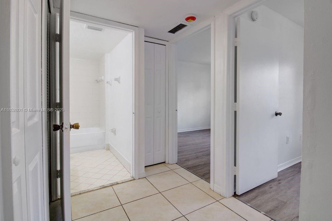 Active With Contract: $209,000 (3 beds, 2 baths, 1099 Square Feet)